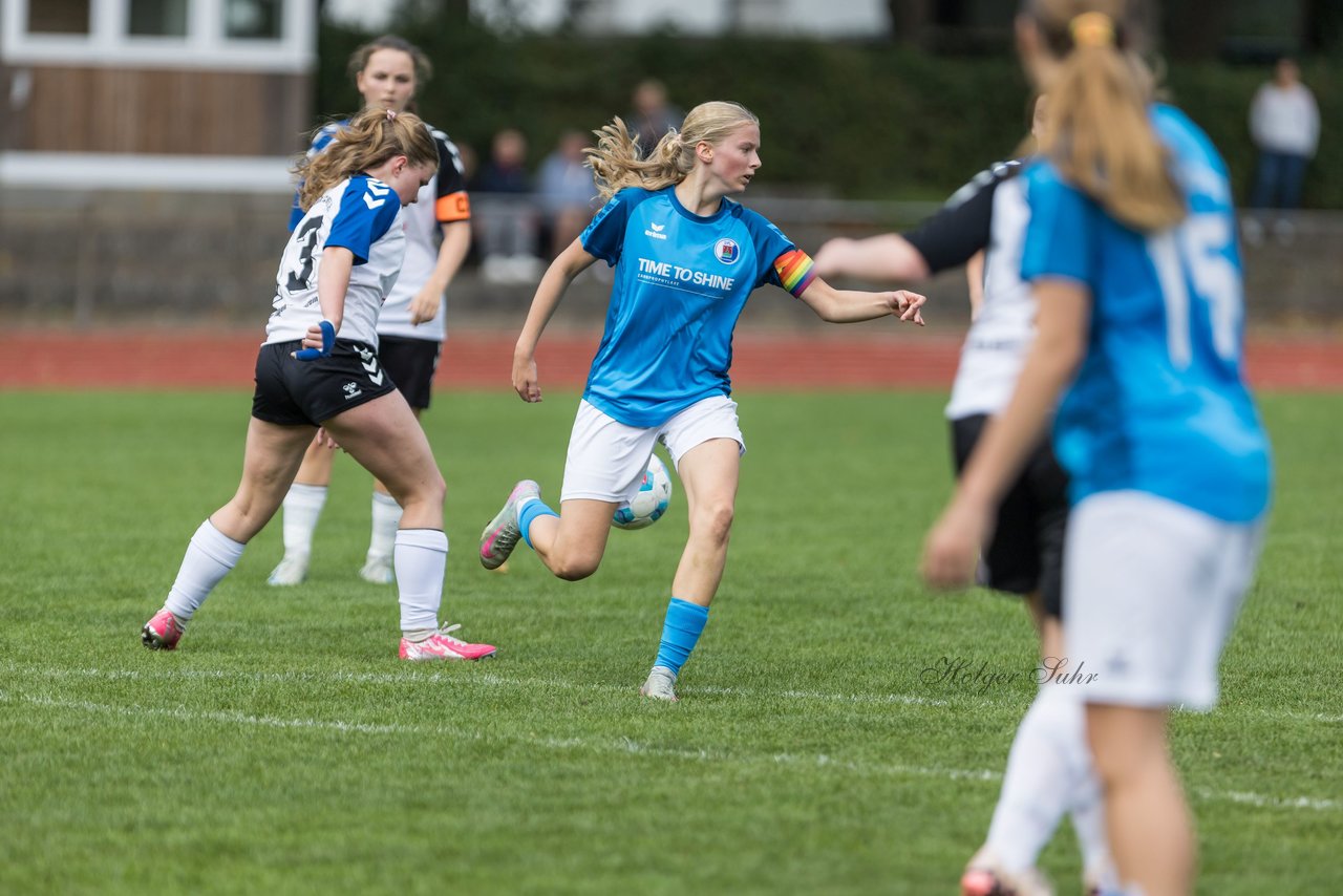 Bild 129 - wBJ VfL Pinneberg - Germania Schnelsen : Ergebnis: 15:1